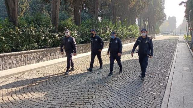 Edirnekapı Şehitliği'ndeki uygunsuz görüntüler polisi harekete geçirdi! Bölgedeki denetimler sıklaştırıldı