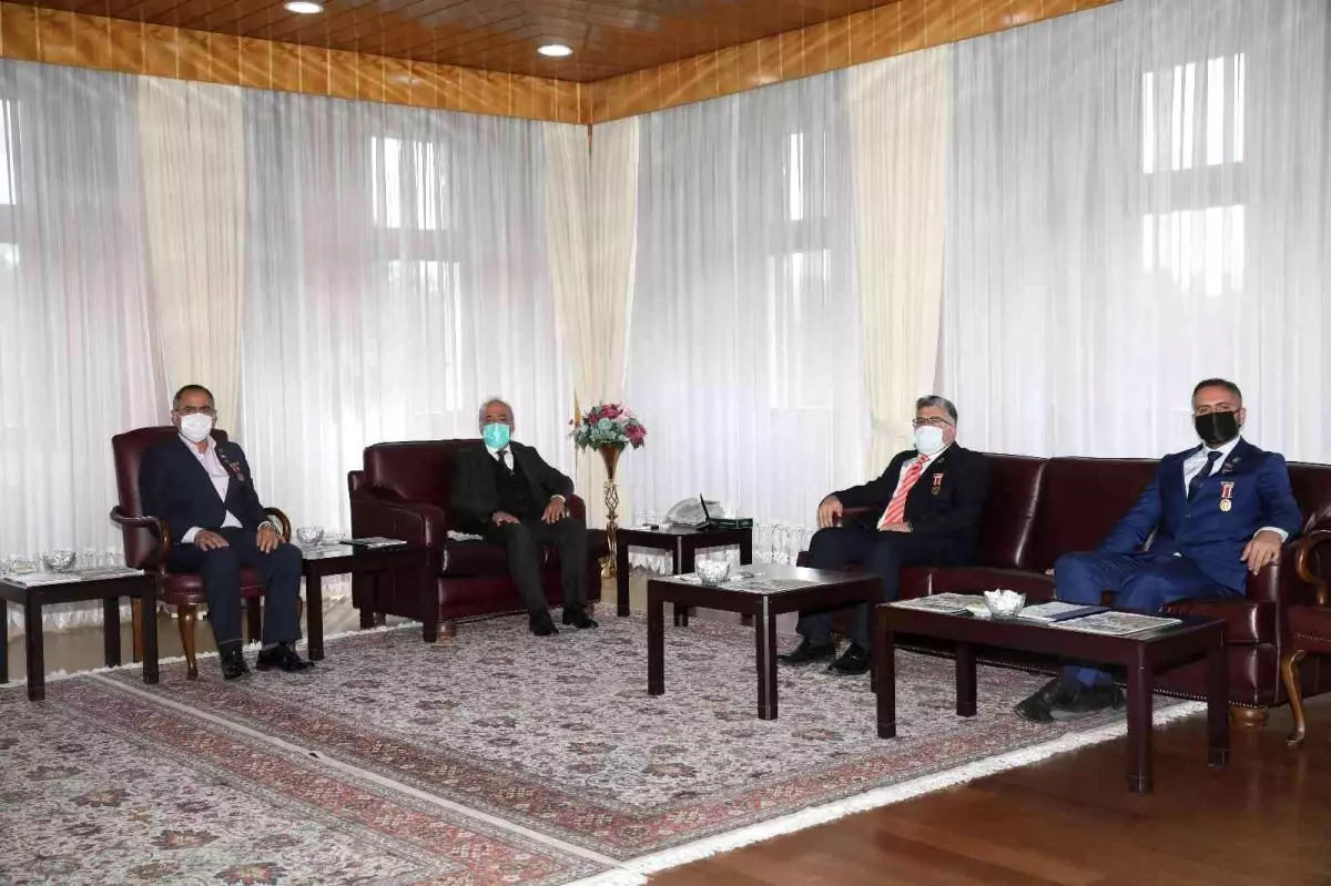 Son Dakika | Harp Malulü Gaziler-Şehit, Dul ve Yetimleri Derneği, Rektör Çomaklı\'nın konuğu oldu