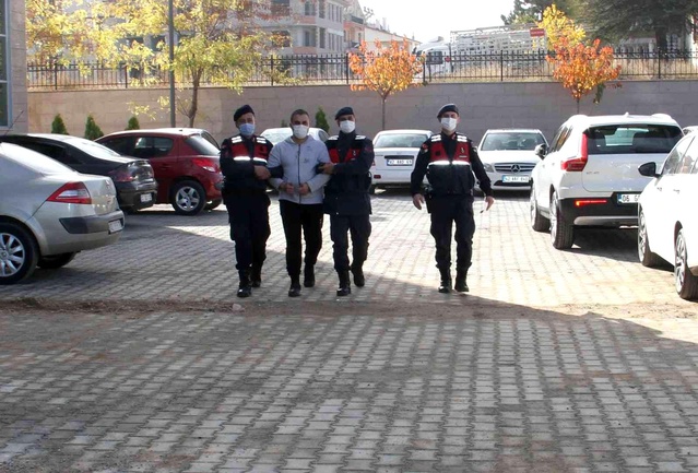İşine son verilmesinin sebebi olarak gördüğü kişiyi öldürdü, nedenini Ekmek davası olarak açıkladı