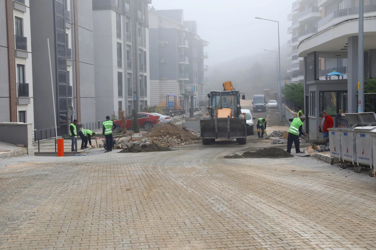 Mudanya Belediyesi, cadde ve sokaklarda yol çalışmalarını sürdürüyor