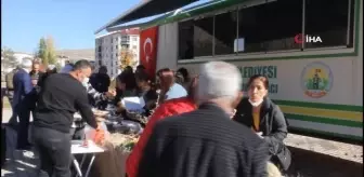 Sosyal medya aracılığıyla toplanıp 9 bin fidanı toprakla buluşturdular