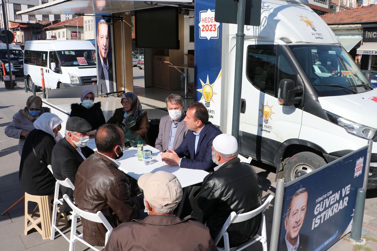 AK Parti mobil üye kayıt aracı Havza\'da çalışma yaptı
