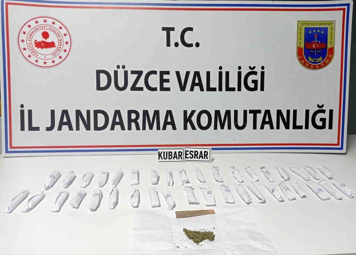 Durdurulan araçta uyuşturucu bulundu