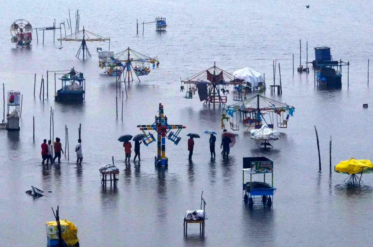 Hindistan\'daki sel felaketinde 5 kişi hayatını kaybetti