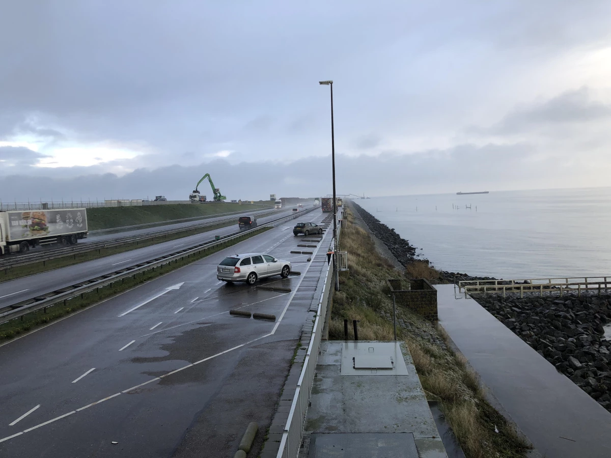 Hollanda\'da deniz seviyesindeki yükselişin 2 metreye ulaşabileceği uyarısı