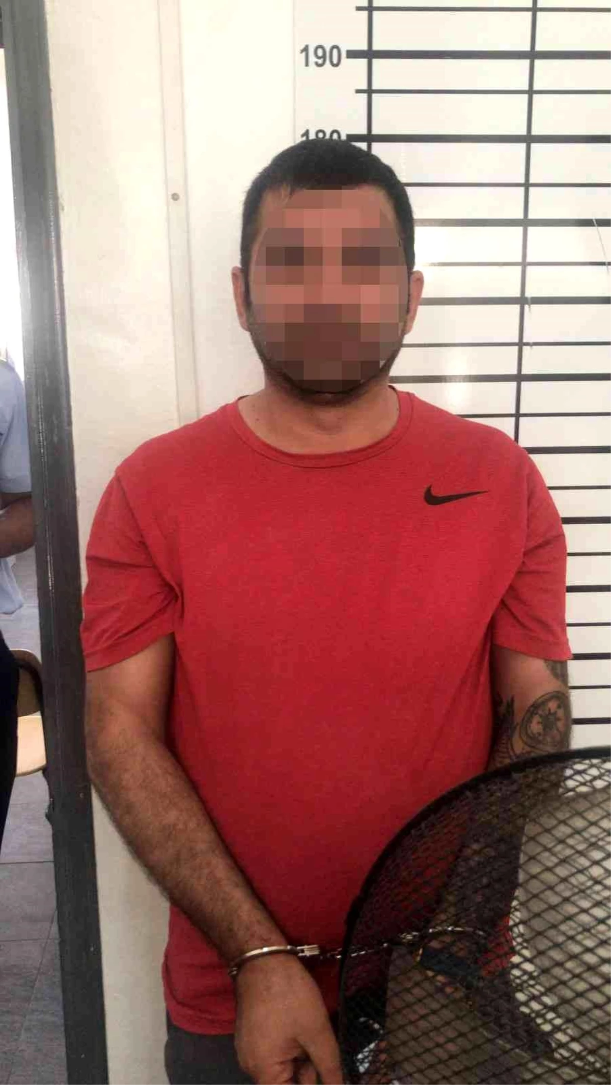 Interpol tarafından kırmızı bültenle aranan şahıs Kıbrıs\'ta yakalandı