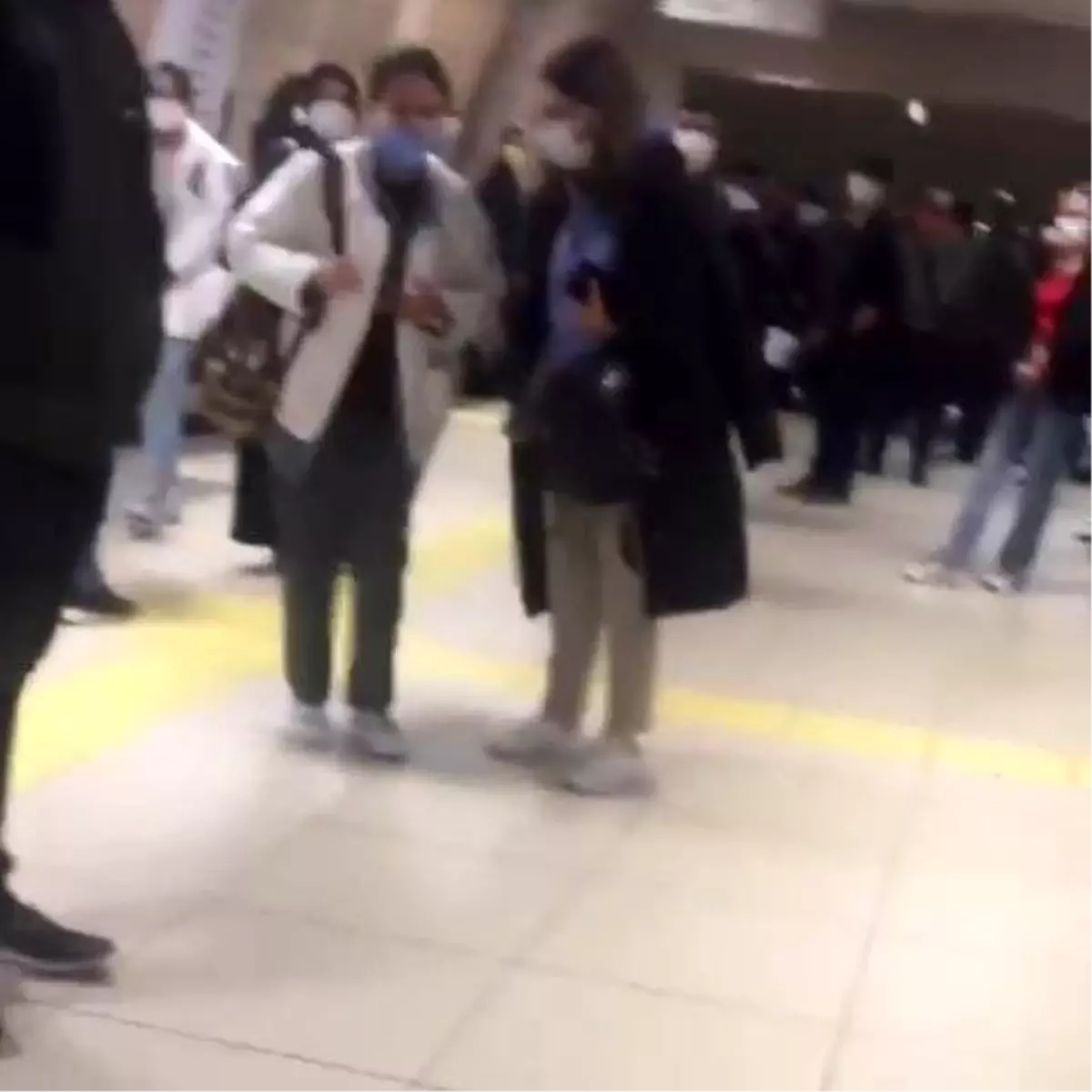 Kadıköy - Tavşantepe metro hattında teknik arıza nedeniyle gecikme