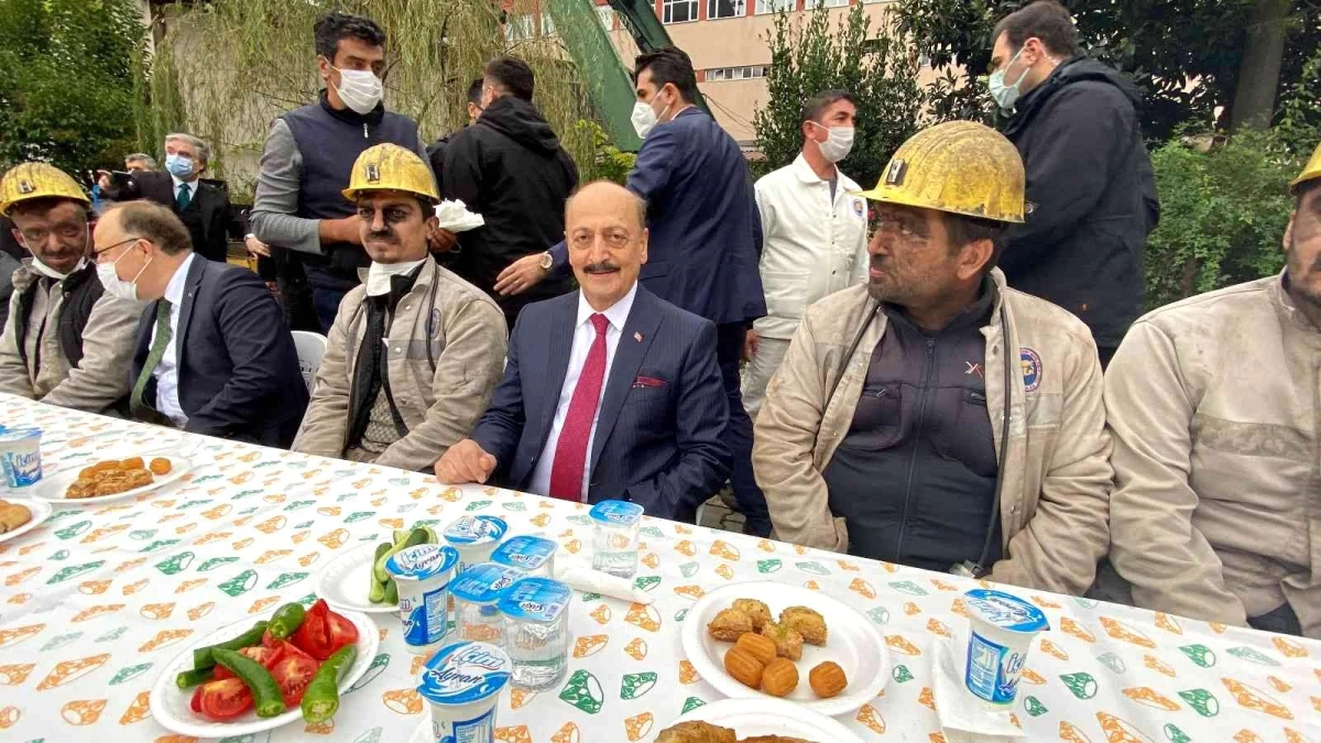 Maden işçilerinden Çalışma Bakanı Bilgin\'e sevgi seli