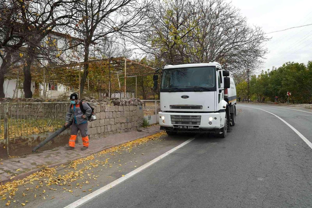 Melikgazi\'de sonbahar temizliği devam ediyor