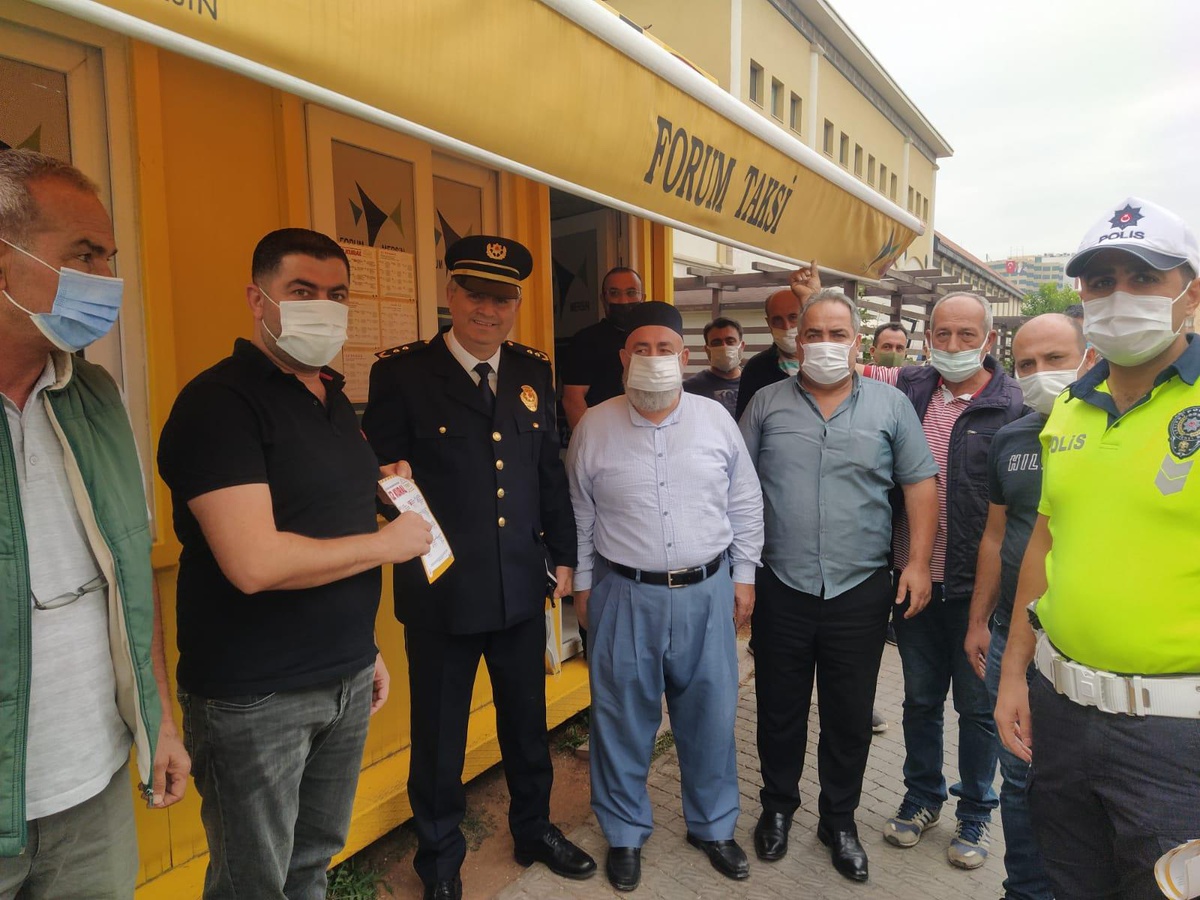 Mersin\'de taksi şoförlerine uyarıcı broşürler dağıtıldı