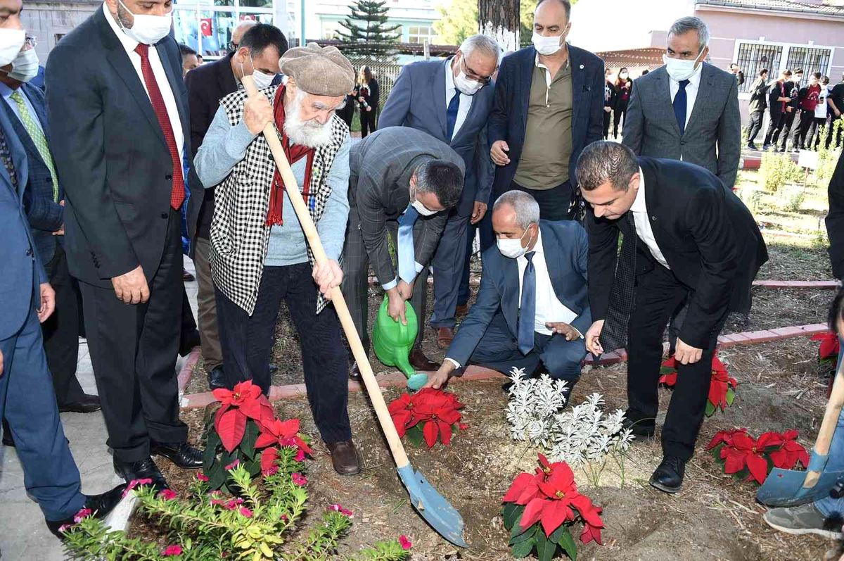 Tarsus\'ta \'Atatürk Çiçeği\' için özel bahçe oluşturuldu