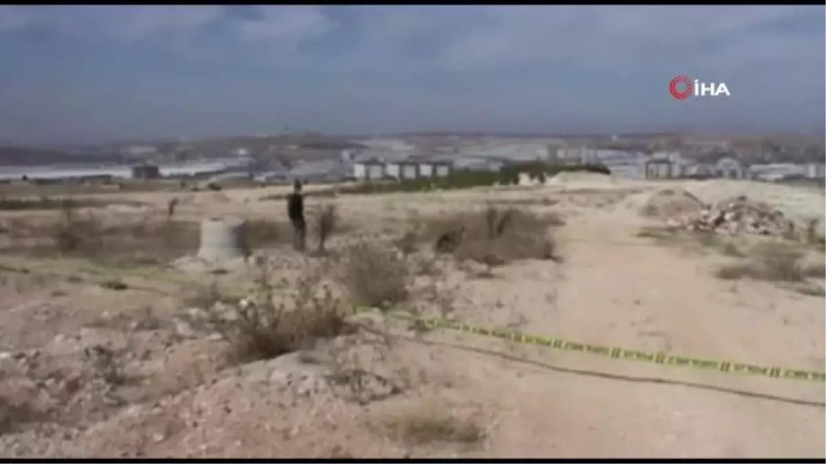 Toprağa gömülü silah ve bomba yapımında kullanılan malzemeler ele geçirildi