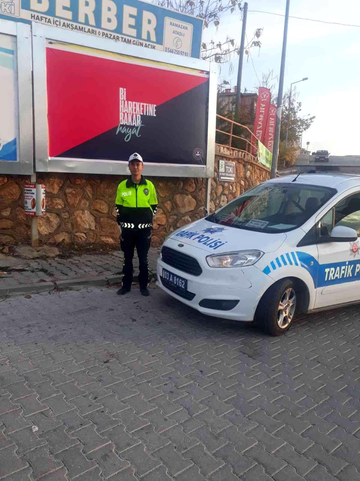 Trafik kurallarına "Bi Hareketine Bakar Hayat" sloganıyla dikkat çekildi