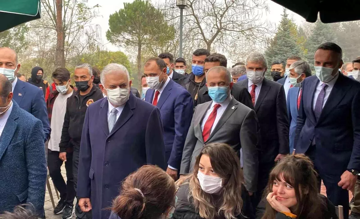 Üniversite öğrencileri ile bir araya gelen Binali Yıldırım: "Sizin ağabeyiniz, kankanız olarak buradayım"