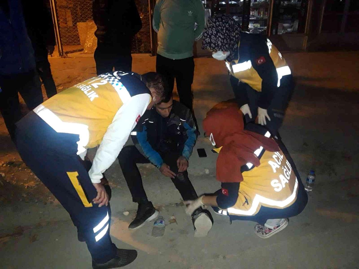 Adıyaman\'da motosiklet devrildi: 2 yaralı