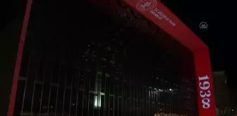 AKM, Atatürk'ü ışık gösterisi ile andı