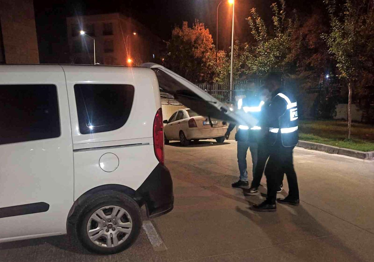 Aranan hükümlü sahte kimlikle yakalandı