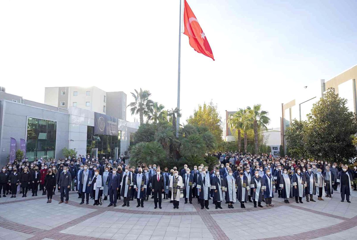 Ata\'ya özlem dolu anma