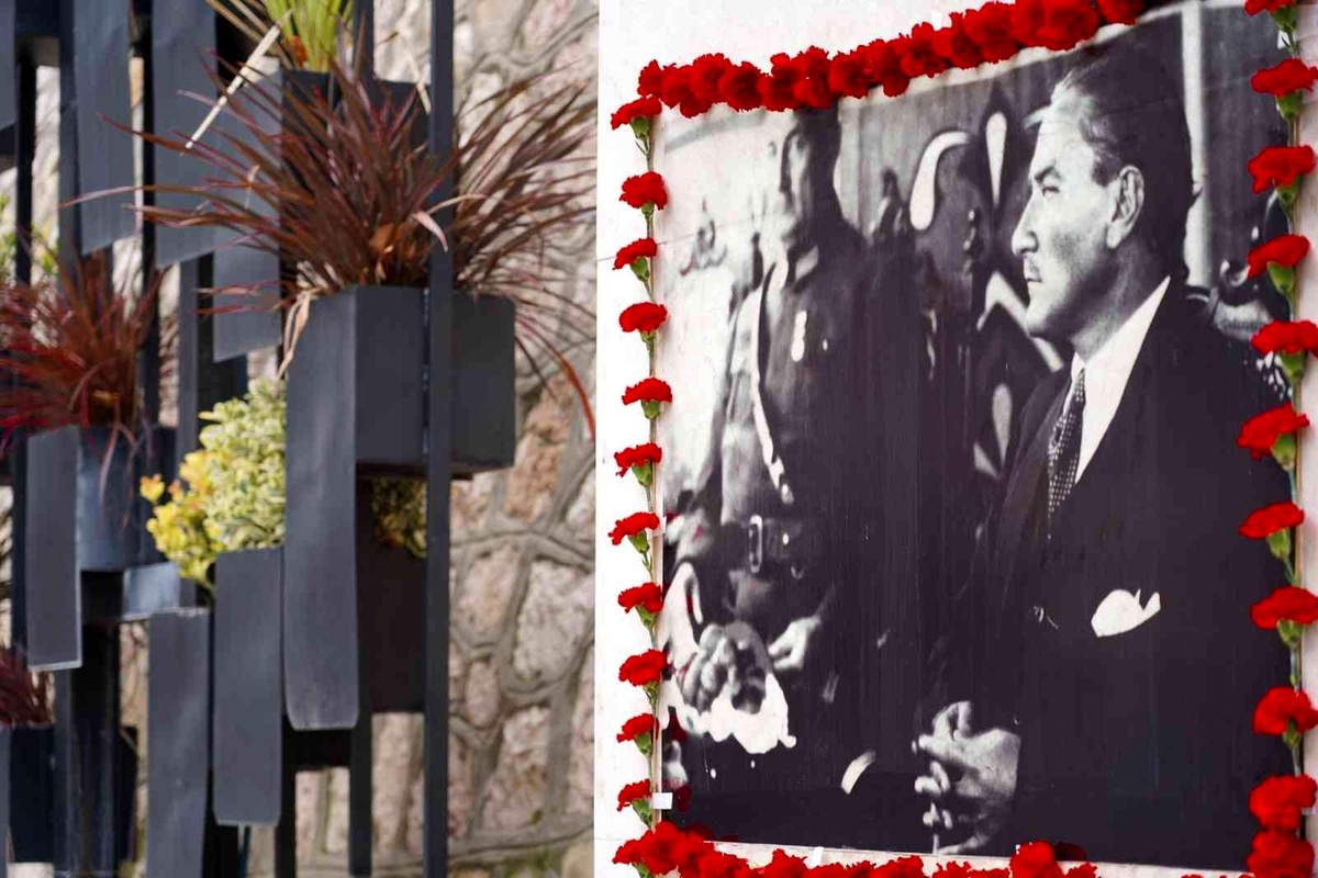 Atatürk\'ün fotoğraf karelerinin bulunduğu 100. Yıl Duvarı karanfillerle donatıldı