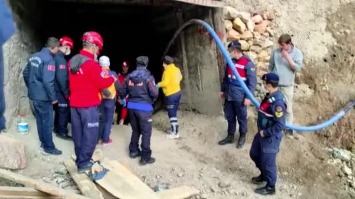 BALIKESİR - Maden ocağında göçük altında kalan işçi kurtarıldı