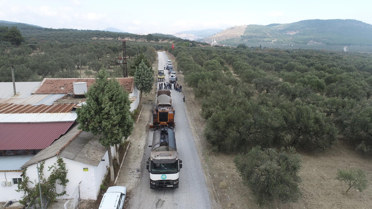 Başkan Ergün, "Asfaltta 1313 kilometre ile yeni bir rekor kırdık"