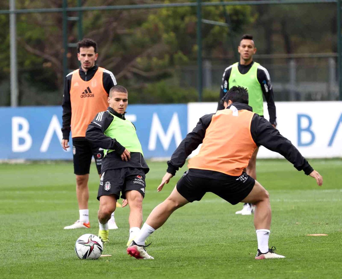 Beşiktaş\'ta Alanyaspor maçı hazırlıkları devam ediyor