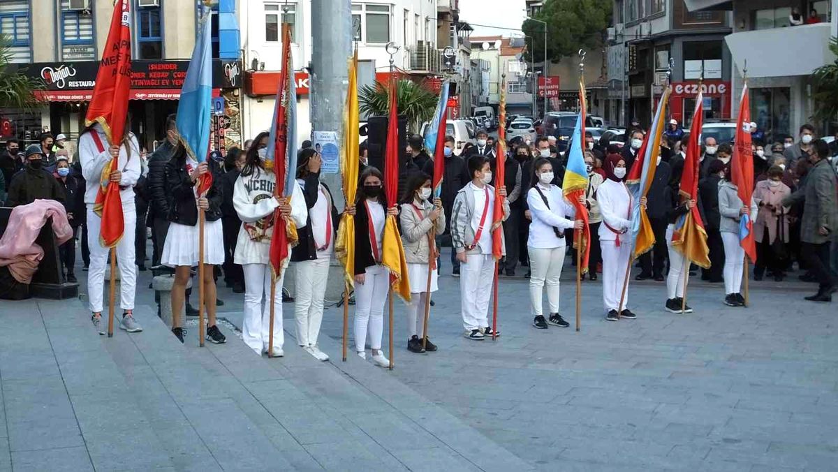 Burhaniyeliler Ata\'sını özlemle andı
