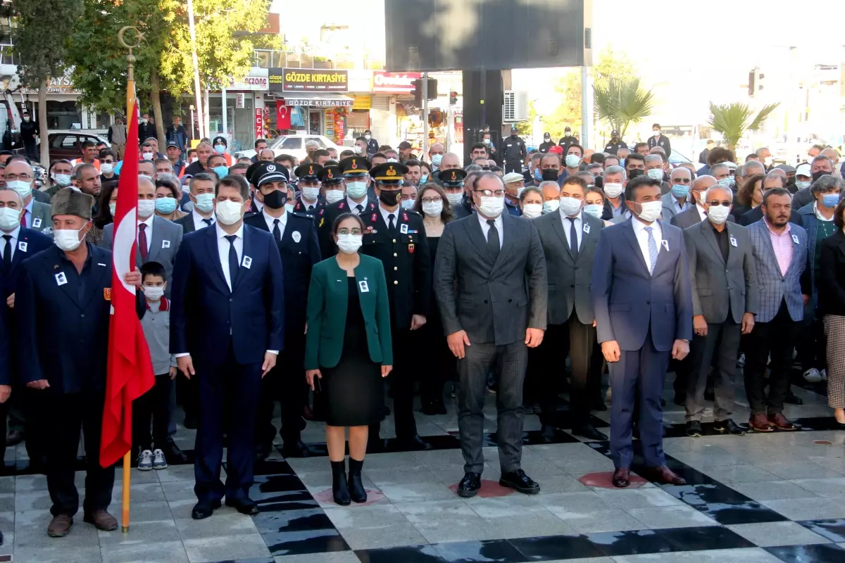 Büyük Önder Atatürk, Manisa\'da anıldı