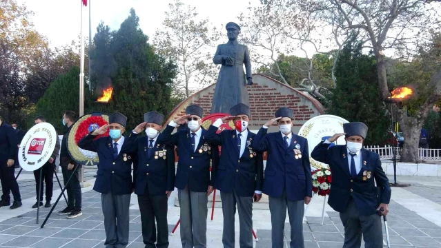 Çanakkale'de saat 09.05'te hayat durdu