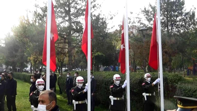 Diyarbakır'da 10 Kasım Atatürk'ü anma töreni