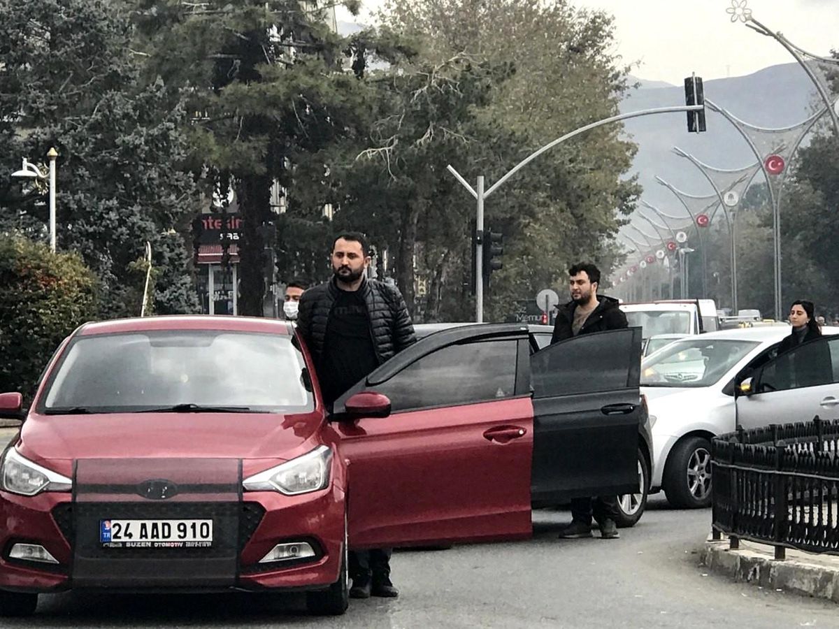 Erzincan\'da saat 9\'u 5 geçe hayat durdu