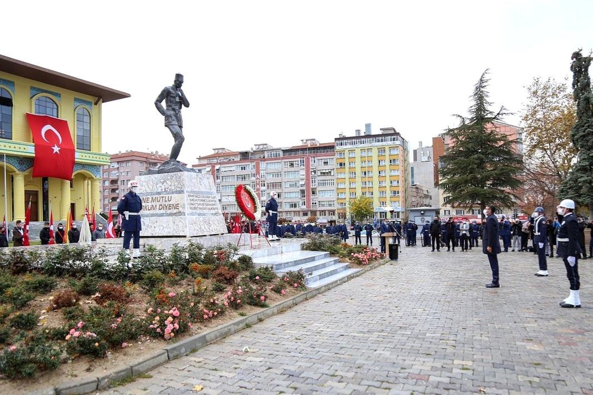 Gazi Mustafa Kemal Atatürk, vefatının 83\'üncü yıl dönümünde Kütahya\'da anıldı