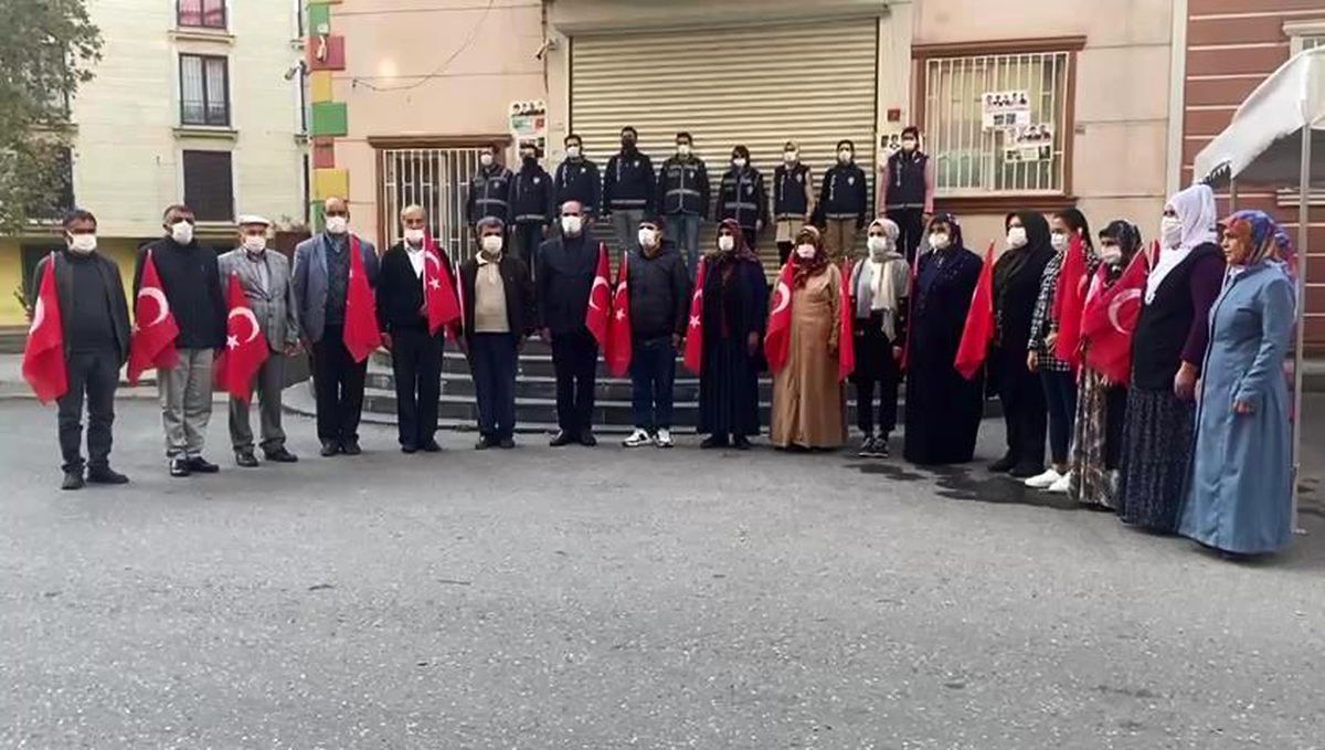 HDP önündeki ailelerin evlat nöbeti 800. gününde devam ediyor