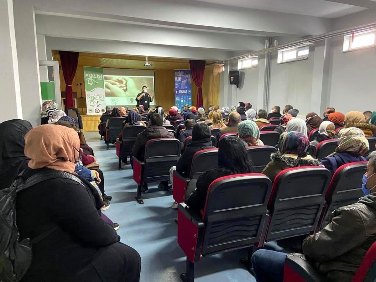 Kars\'ta anne ve anne adayları bilgilendirildi