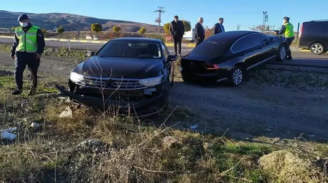 Meral Akşener'in konvoyunda kaza! Mansur Yavaş'ın kardeşinin cenaze töreninden dönerken köpeğe çarpmamak için direksiyonu kırdı