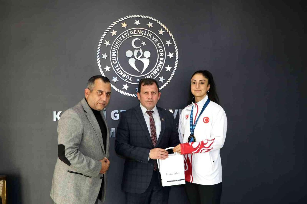 Mensure Karadayı, Kick Boks\'ta Dünya üçüncüsü oldu
