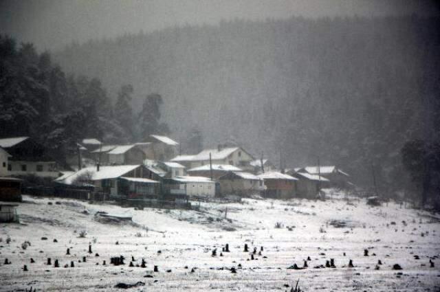 Meteoroloji'nin uyarıları sonrası kar yağışı etkili oldu! İstanbul'un yanı başı dahil bazı illerde kar kalınlığı 10 santimetreyi buldu