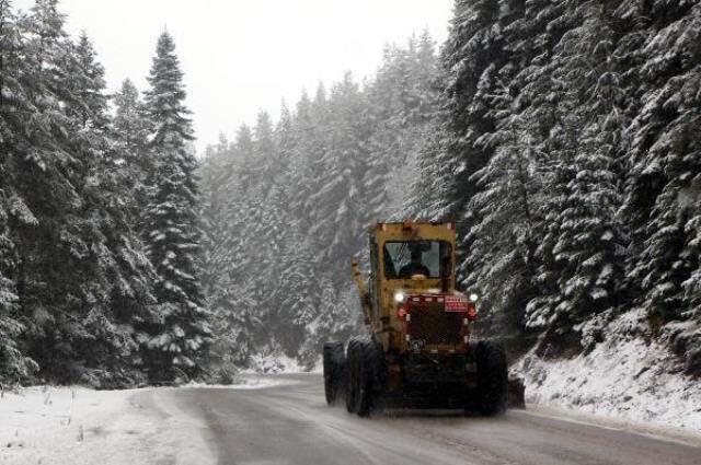 Meteoroloji'nin uyarıları sonrası kar yağışı etkili oldu! İstanbul'un yanı başı dahil bazı illerde kar kalınlığı 10 santimetreyi buldu