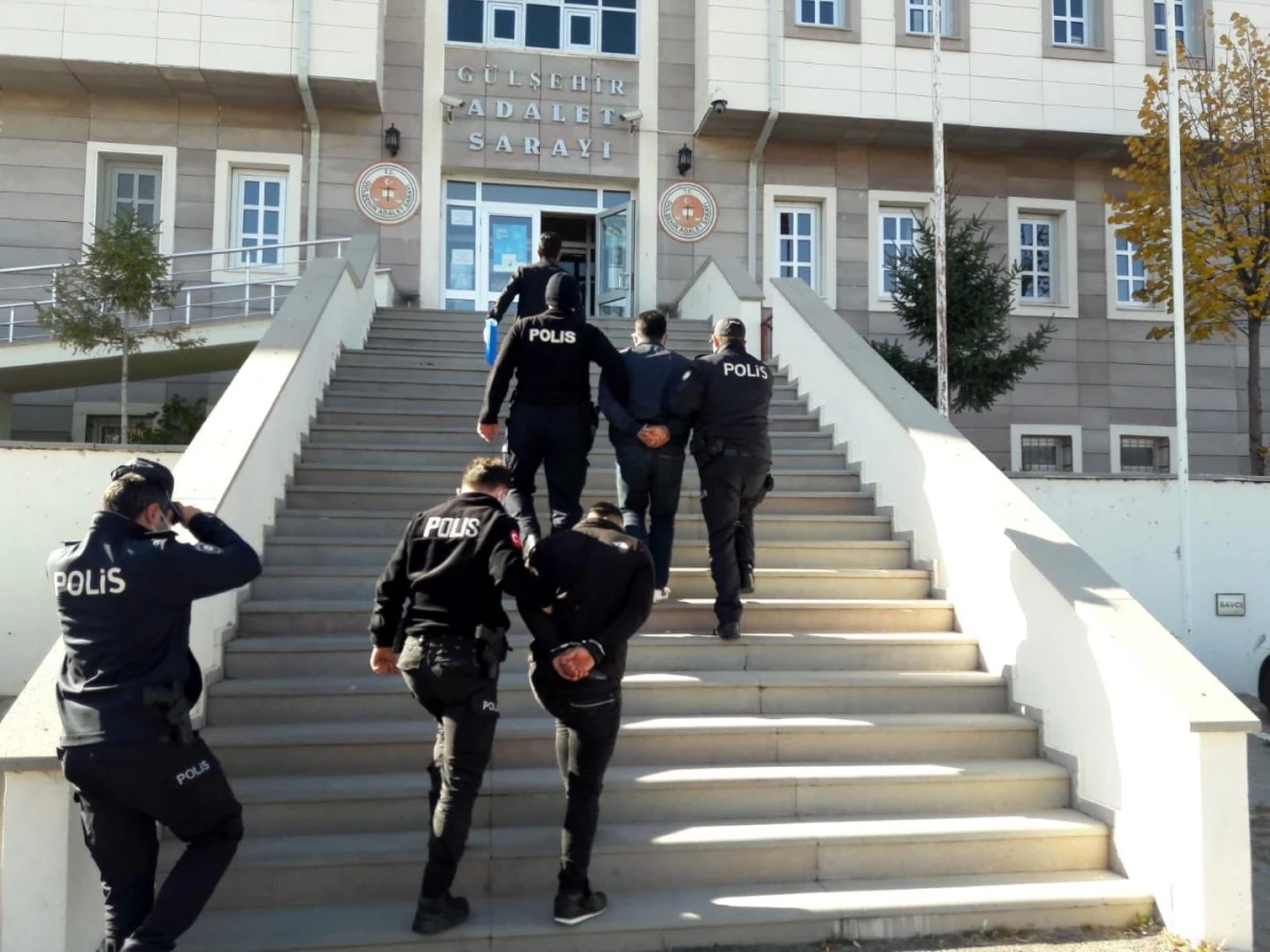 Nevşehir\'de bir kişiyi 102 bin avro dolandıran 2 şüpheli tutuklandı