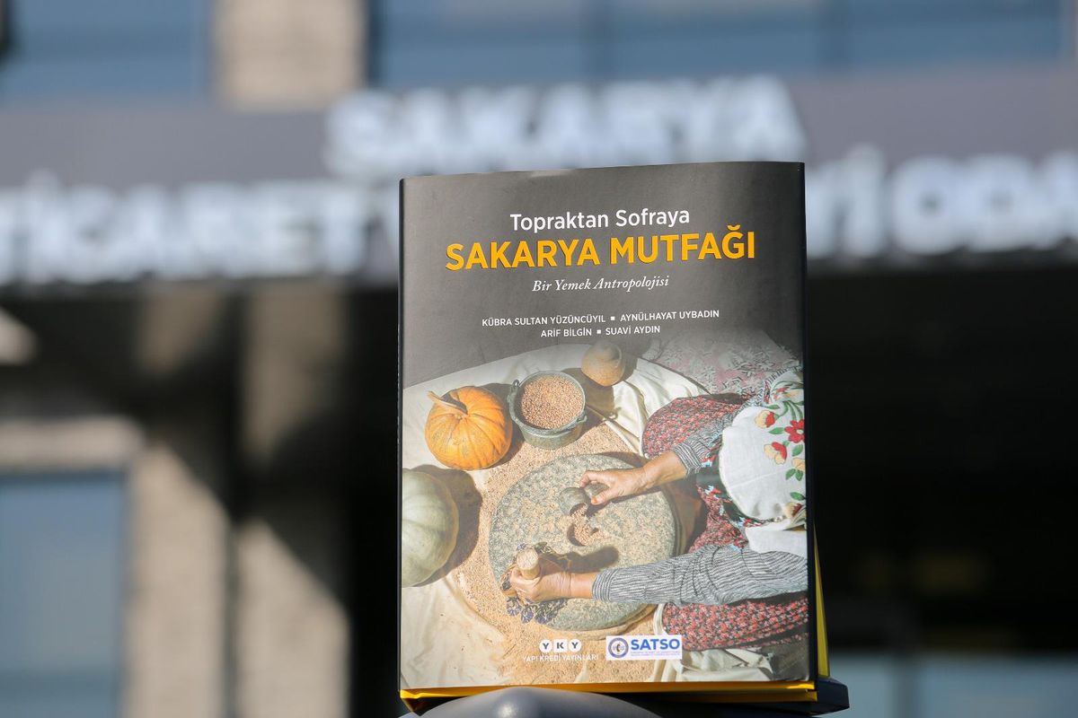 Sakarya\'nın damak hafızası ve sofra hikayeleri kitaplaştırıldı