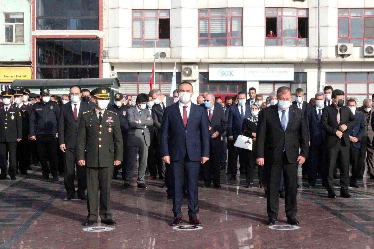Sınır kenti Kilis\'te 10 Kasım töreni