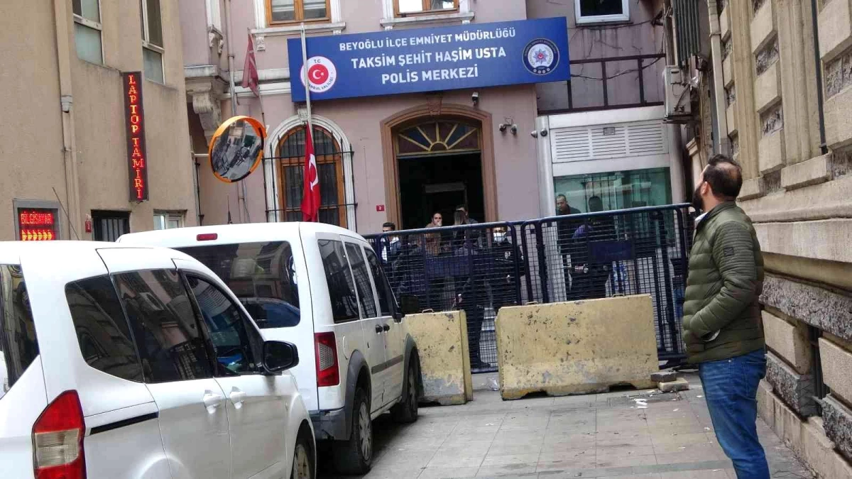 Taksim Şehit Haşim Usta Polis Merkezi\'nde yangın paniği