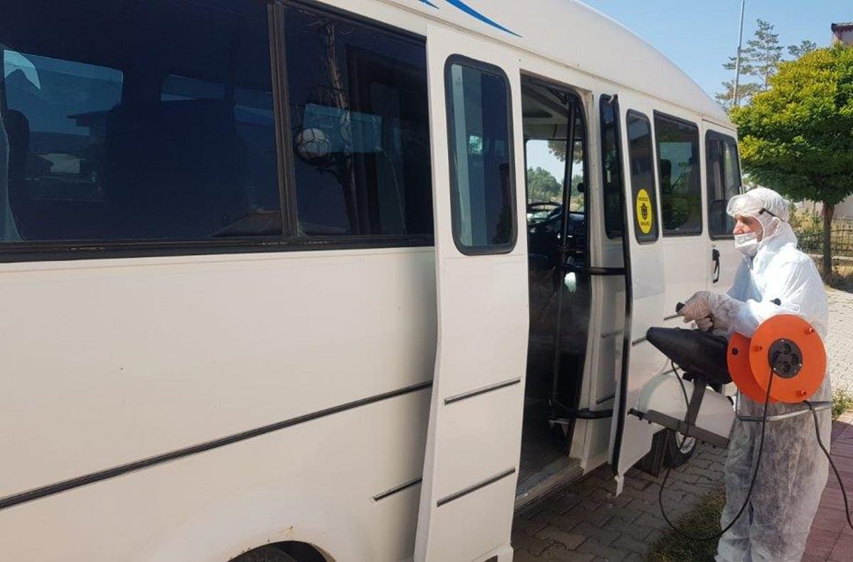 Ulaş\'ta öğrenci servisleri dezenfekte edildi