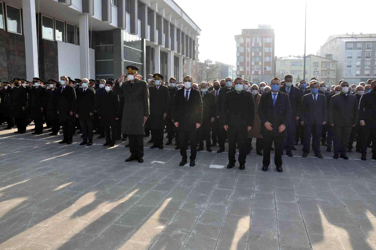 Ulu Önder Atatürk Kars\'ta anıldı