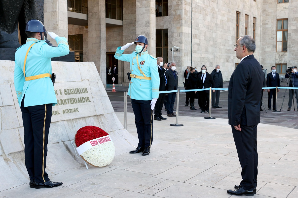 Ulu Önder Atatürk\'ü anıyoruz