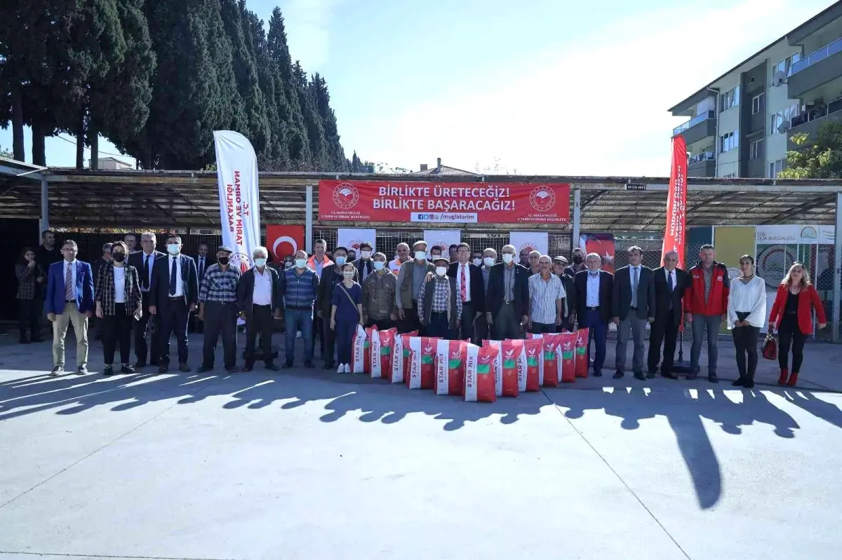 Son dakika haberleri... Yangında zarar gören 25 Mahalleye 153 ton tohum desteği