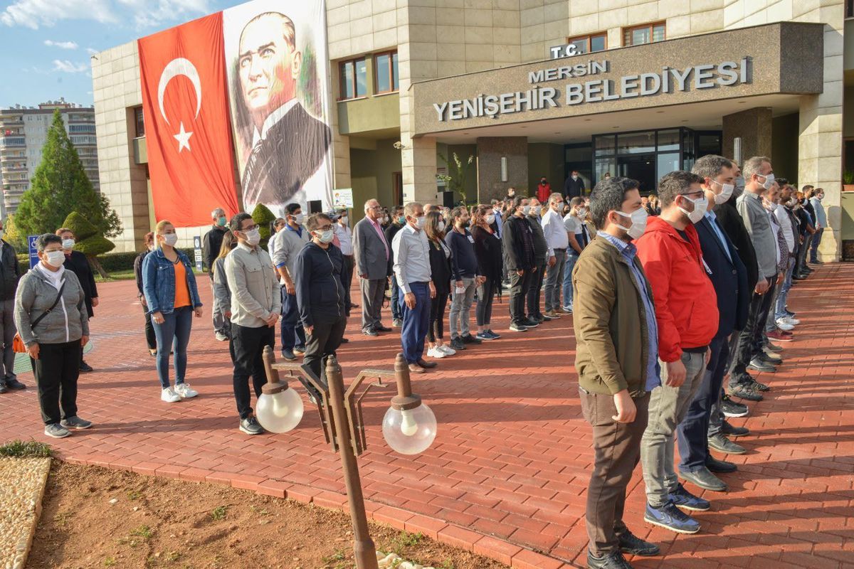 Yenişehir Belediyesi Ata\'yı andı