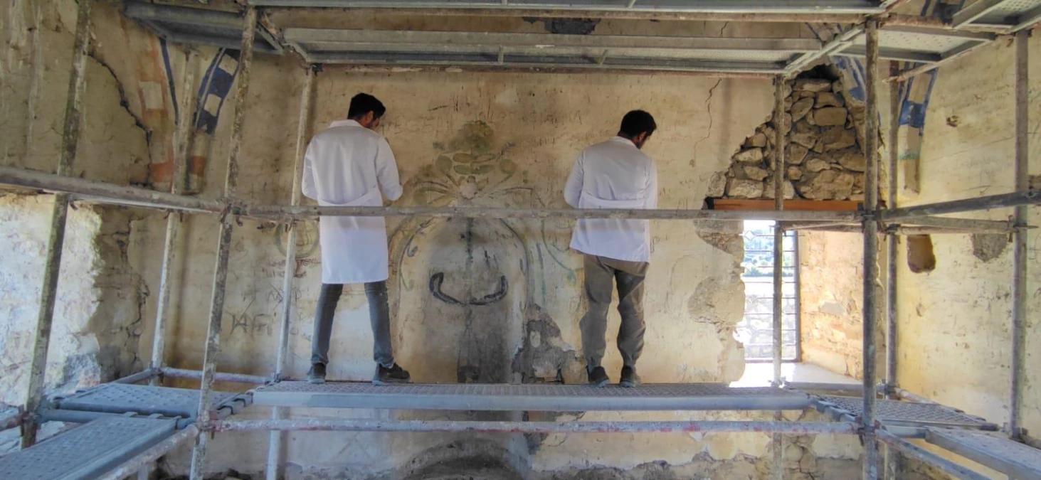 Antalya\'da duvarına yazılan yazıların temizlendiği tarihi cami koruma altına alındı