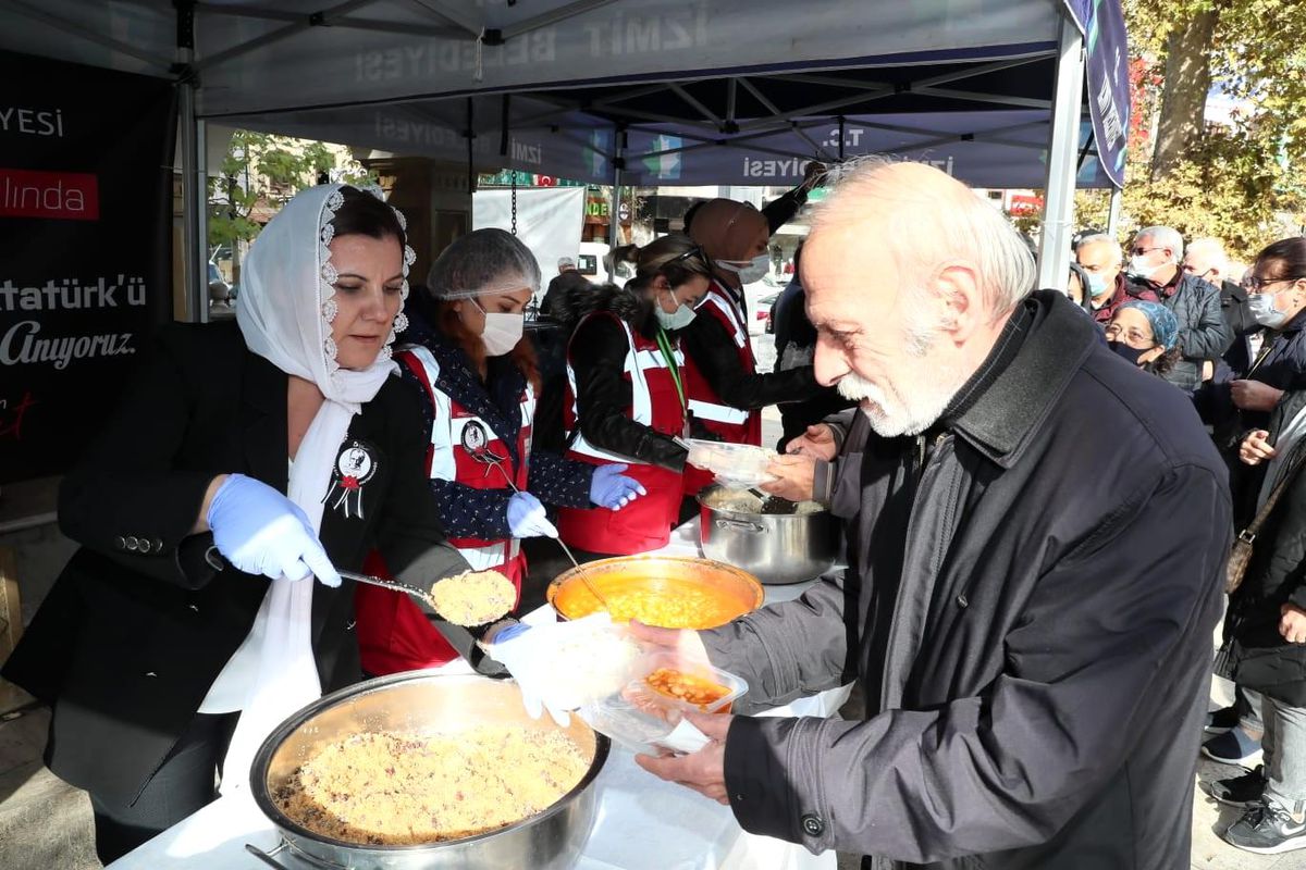 Başkan Hürriyet, Atatürk\'ün en sevdiği yemekleri ikram etti