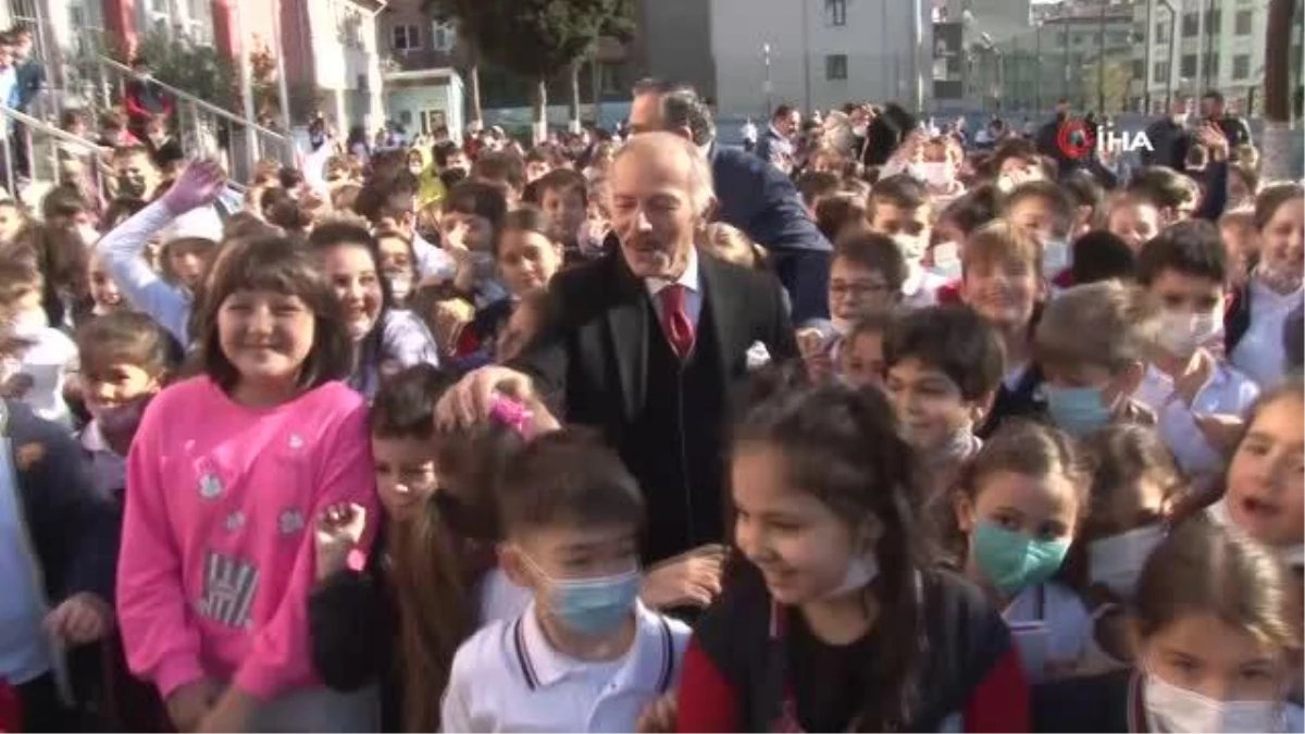Bayrampaşa\'da ilkokul öğrencilere 16 bin meşe palamudu dağıtıldı